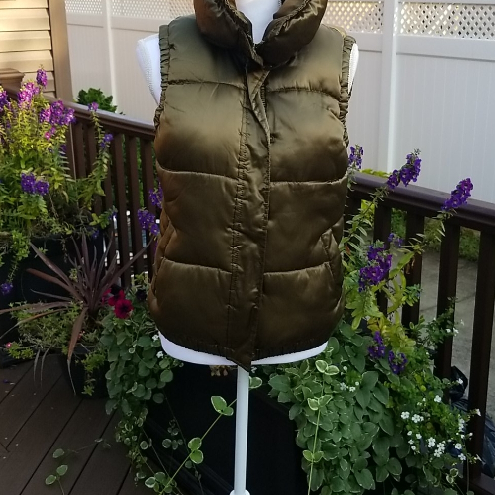 OLD NAVY VEST - Picture 2 of 12
